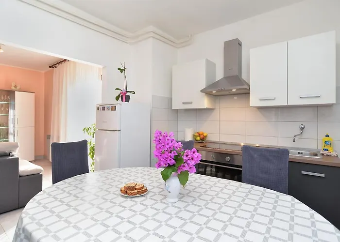 Apartman Danijel 1956 *